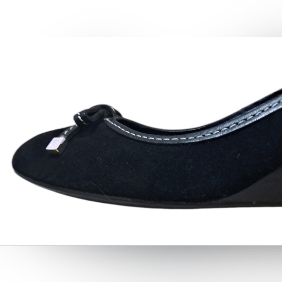 Lauren Ralph Lauren Bernee Black Suede Wedge – Size 10B - Picture 6 of 16